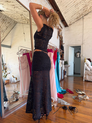 Roselle Set in Ebony